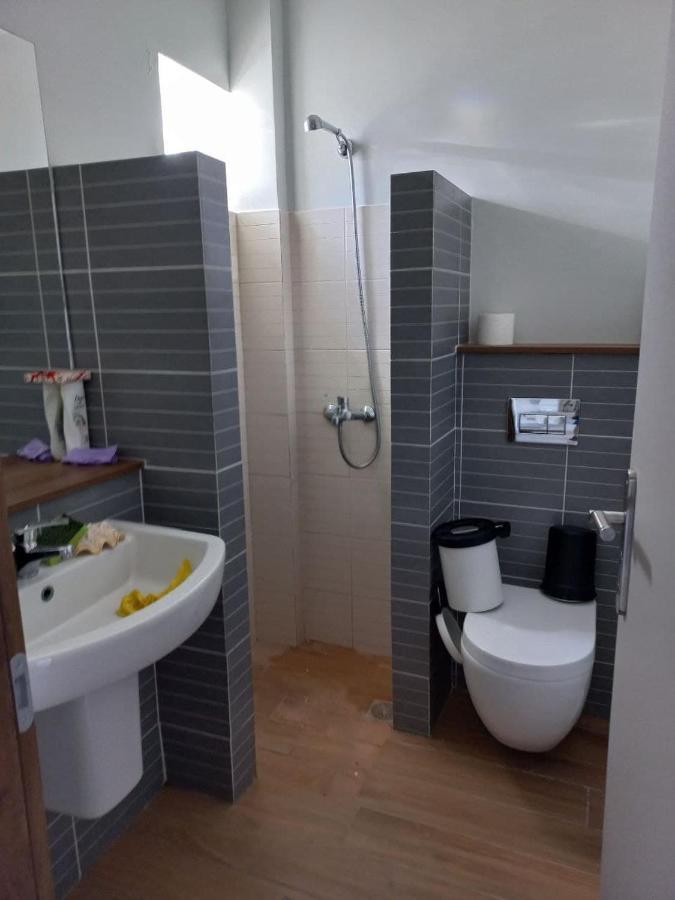 Ferienwohnung Climbers' Nest 'With Sea And Rock Views And Private Pool' Kamari  Exterior foto