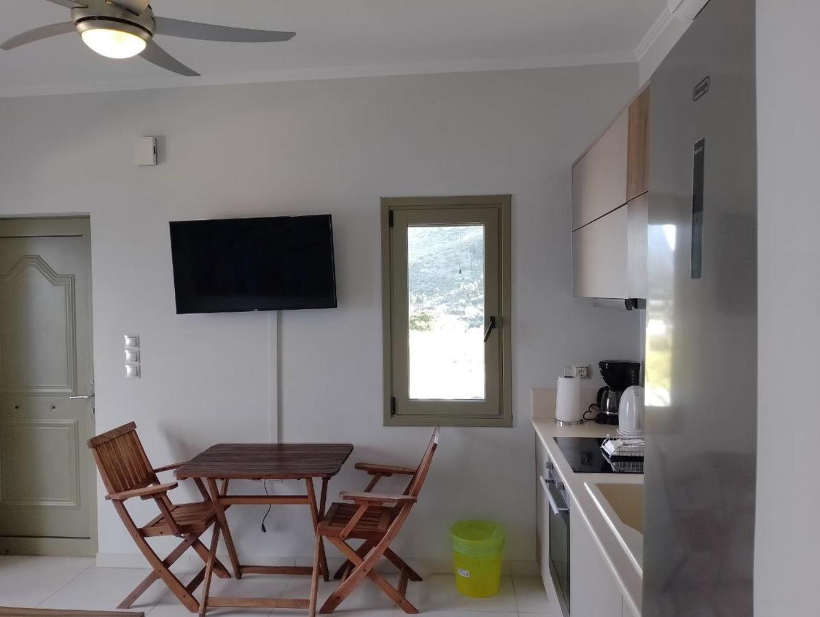 Ferienwohnung Climbers' Nest 'With Sea And Rock Views And Private Pool' Kamari  Exterior foto