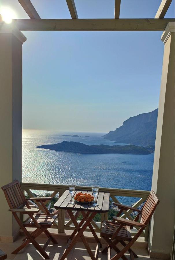 Ferienwohnung Climbers' Nest 'With Sea And Rock Views And Private Pool' Kamari  Exterior foto