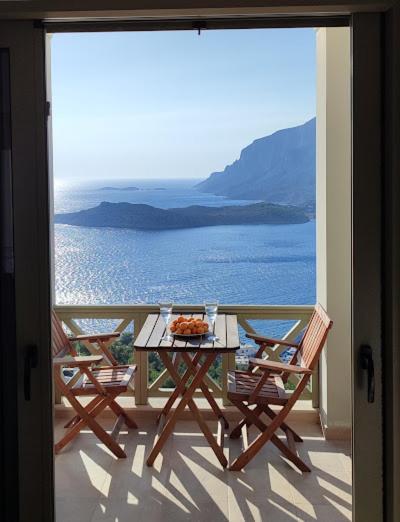 Ferienwohnung Climbers' Nest 'With Sea And Rock Views And Private Pool' Kamari  Exterior foto